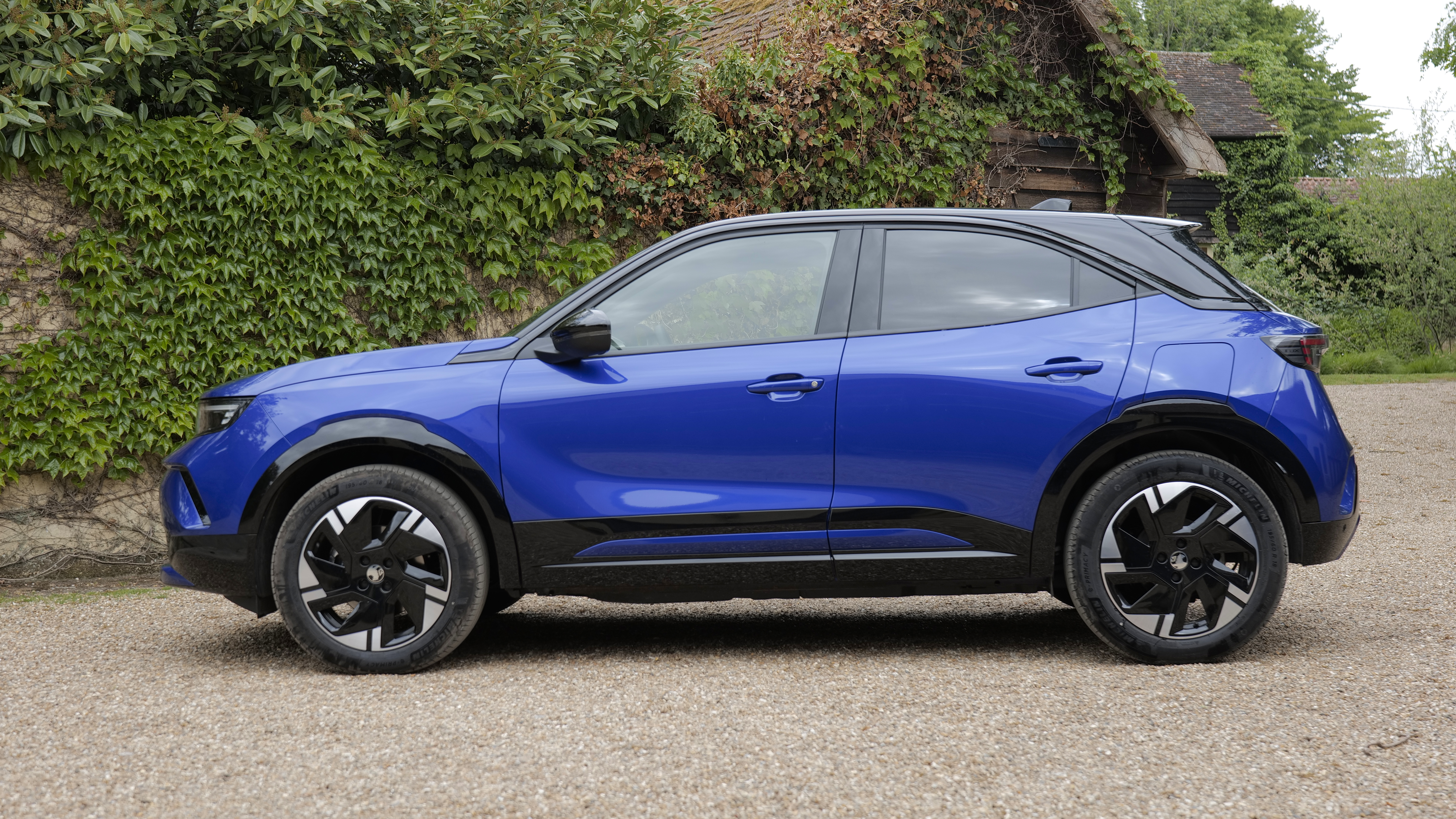 VAUXHALL MOKKA ELECTRIC HATCHBACK 115kW GS 54kWh 5dr Auto
